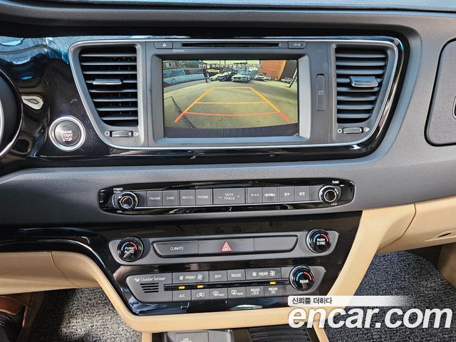 Kia Carnival 9-seater Hi-Limousine Prestige 2015 — фото 17