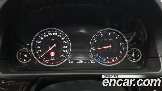 BMW 5 Series (F10) 528i xDrive 2015 — фото 8