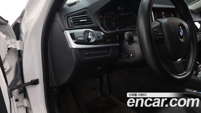 BMW 5 Series (F10) 528i xDrive 2015 — фото 17