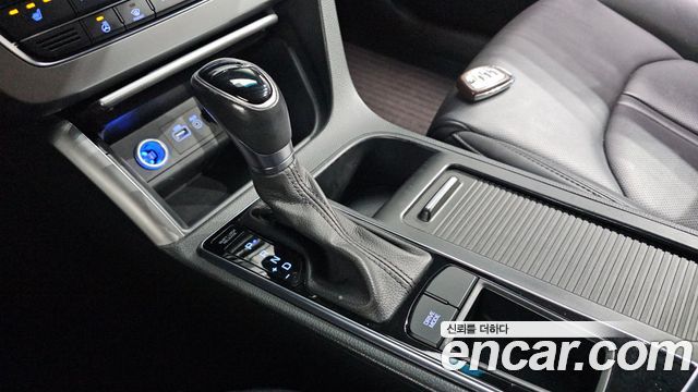 Hyundai Sonata (LF) 2.0 Smart 2015 — фото 9