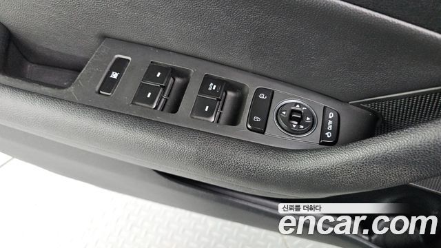 Hyundai Sonata (LF) 2.0 Smart 2015 — фото 29