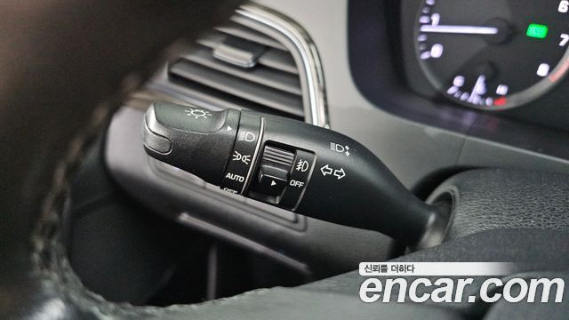 Hyundai Sonata (LF) 2.0 Smart 2015 — фото 30