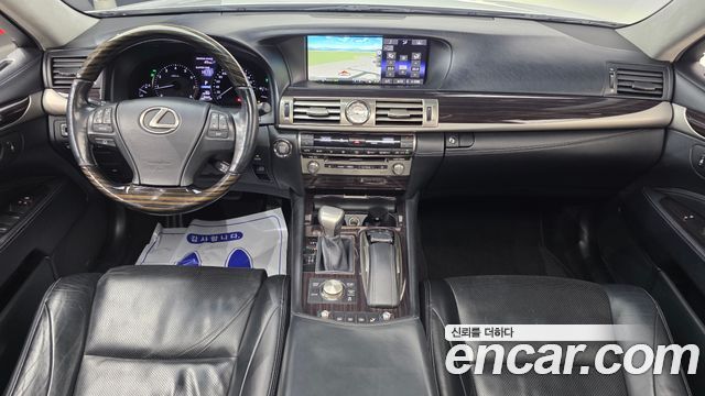 Lexus LS460 AWD XF40 2016 — фото 7