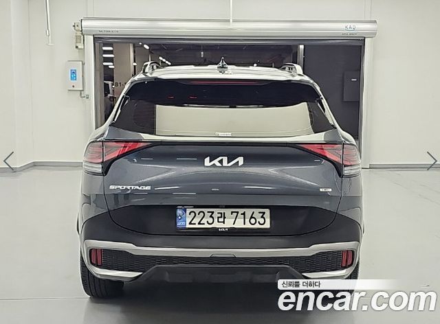 Kia Sportage Hybrid (V) Signature Gravity 2WD 2023 — фото 3