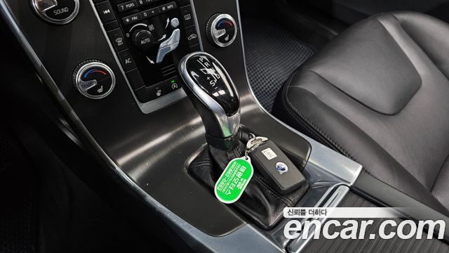 Volvo S60 D2 2nd 2015 — фото 9