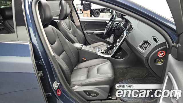 Volvo S60 D2 2nd 2015 — фото 10