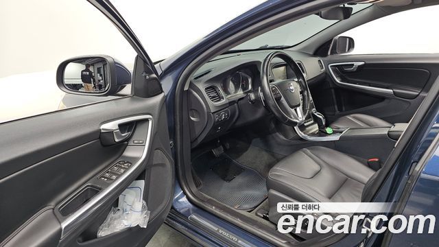 Volvo S60 D2 2nd 2015 — фото 12
