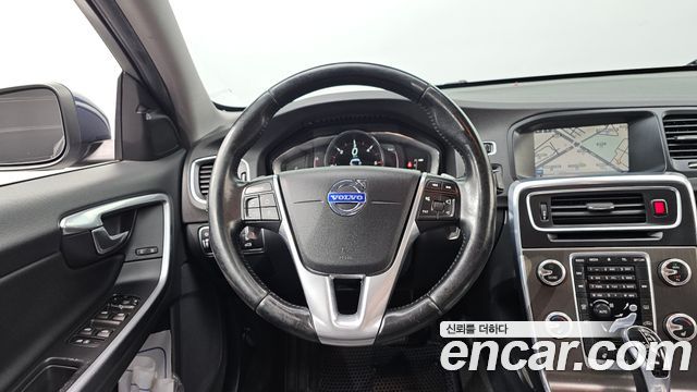 Volvo S60 D2 2nd 2015 — фото 13