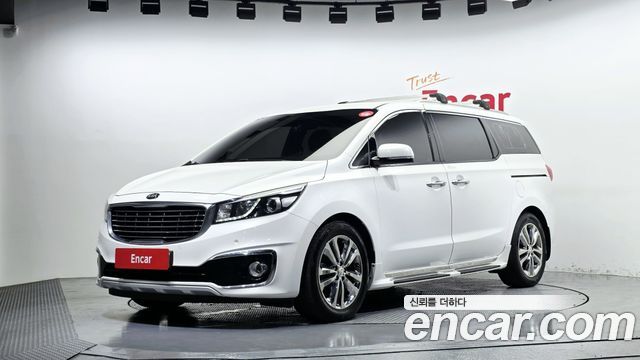 Kia Carnival 9-seater Noblesse