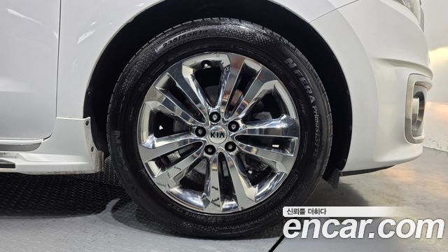Kia Carnival 9-seater Noblesse 2017 — фото 5