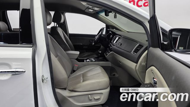 Kia Carnival 9-seater Noblesse 2017 — фото 15