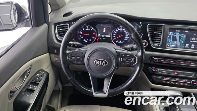 Kia Carnival 9-seater Noblesse 2017 — фото 17