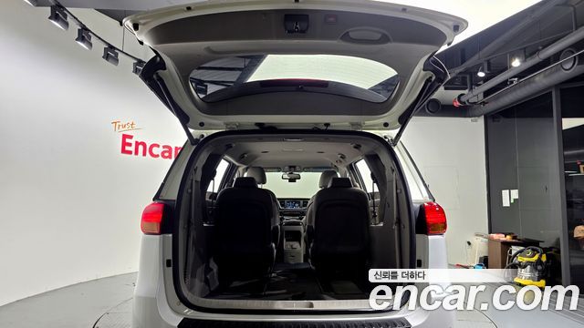 Kia Carnival 9-seater Noblesse 2017 — фото 24
