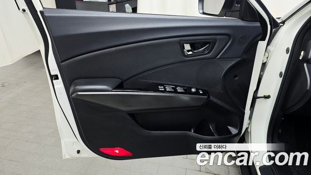 KG Mobility (SsangYong) Tivoli Air Diesel IX 2WD 2019 — фото 24