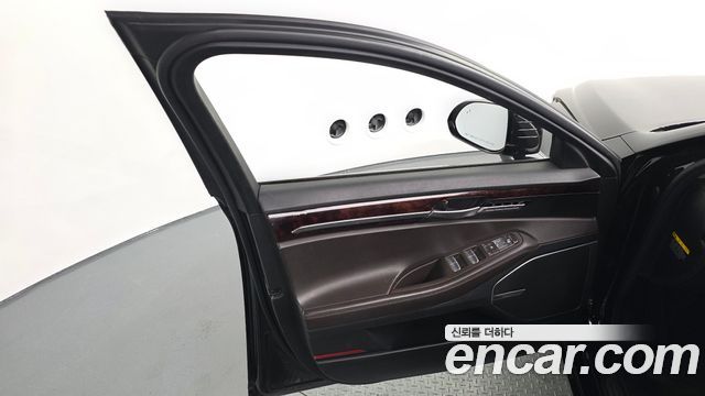 Genesis EQ900 3.8 GDI AWD Premium Luxury 2016 — фото 24