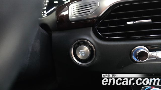 Genesis EQ900 3.8 GDI AWD Premium Luxury 2016 — фото 36