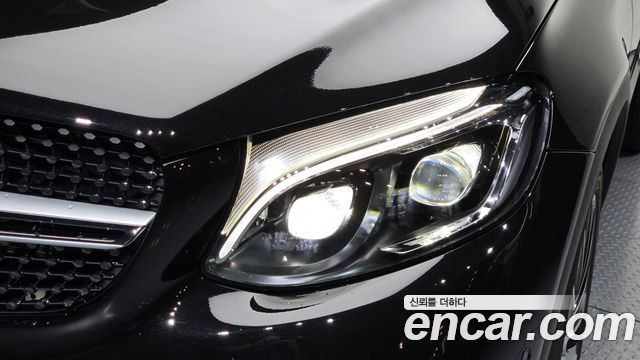 Mercedes-Benz GLC-Class (X253) GLC300 4MATIC AMG Line Coupe 2019 — фото 22