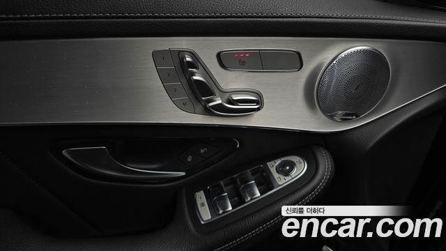 Mercedes-Benz GLC-Class (X253) GLC300 4MATIC AMG Line Coupe 2019 — фото 30