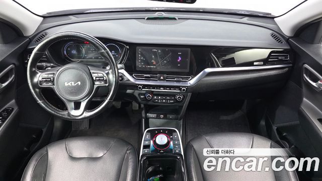 Kia Niro Plus Air 2023 — фото 7
