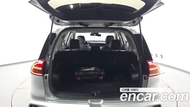 Kia Niro Plus Air 2023 — фото 20