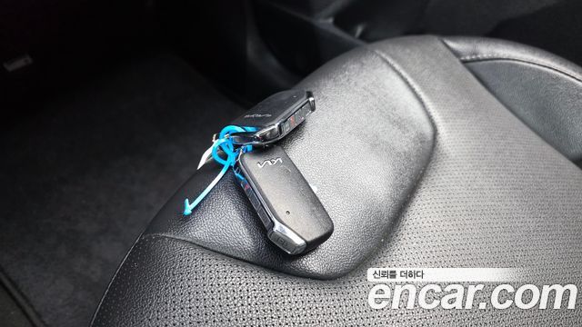 Kia Niro Plus Air 2023 — фото 30