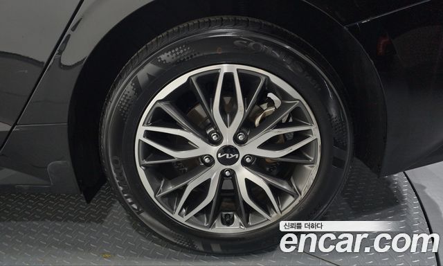 Kia K5 (III) 2.0 Prestige 2023 — фото 21