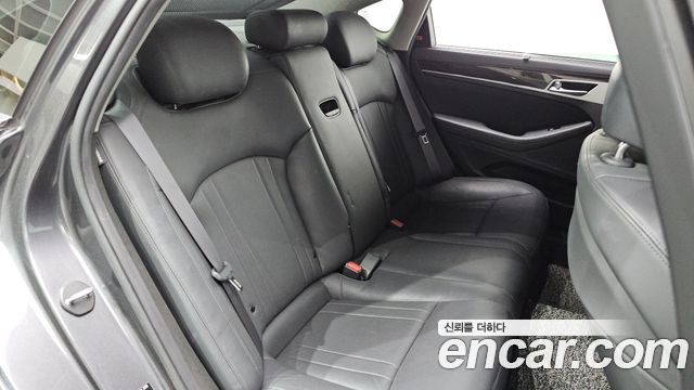 Genesis G80 2.2D Premium Luxury 2018 — фото 17