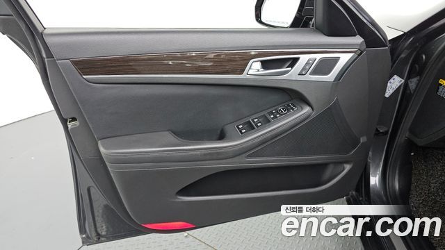 Genesis G80 2.2D Premium Luxury 2018 — фото 24