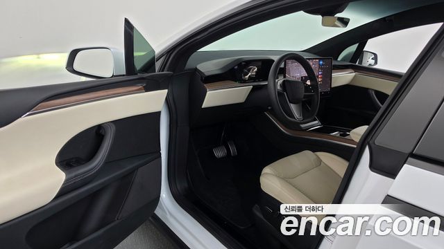 Tesla Model X Long Range 2025 — фото 10