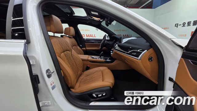 BMW 7 Series (G11) 740Li xDrive M Sport Package 2021 — фото 17