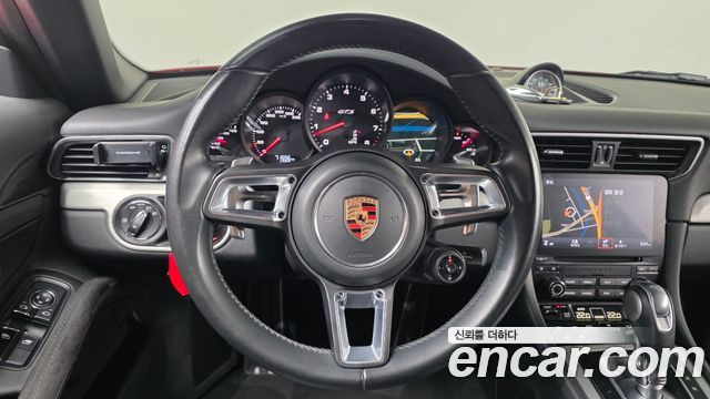 Porsche 911 Carrera 4 GTS 991 2017 — фото 13