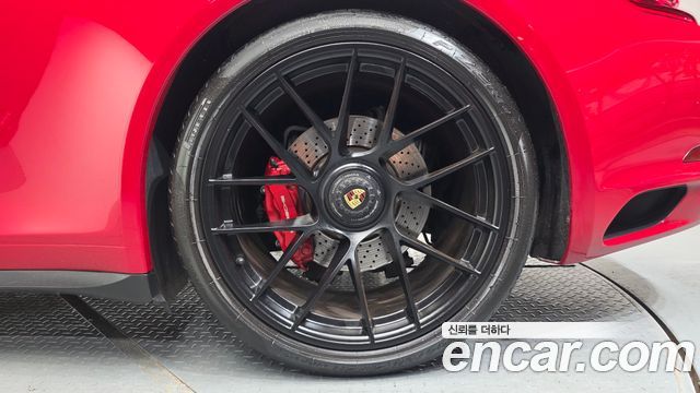 Porsche 911 Carrera 4 GTS 991 2017 — фото 21
