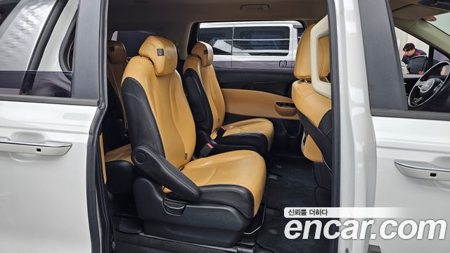 Kia Carnival (IV) Gasoline 9-Seater Prestige 2023 — фото 11