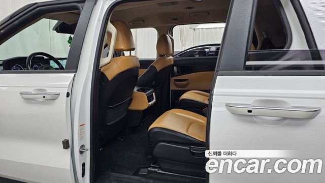 Kia Carnival (IV) Gasoline 9-Seater Prestige 2023 — фото 12