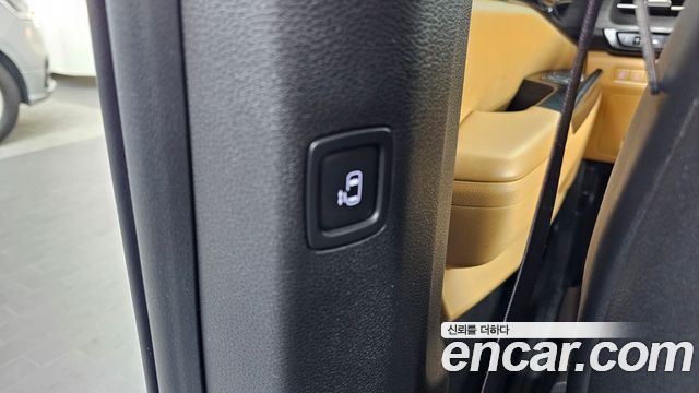 Kia Carnival (IV) Gasoline 9-Seater Prestige 2023 — фото 32