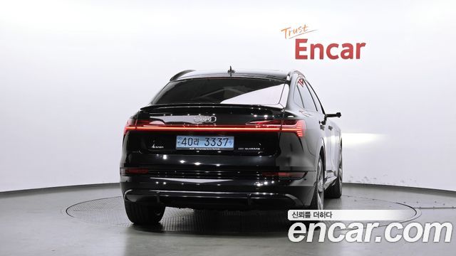 Audi e-tron 55 Quattro Sportback 2021 — фото 4