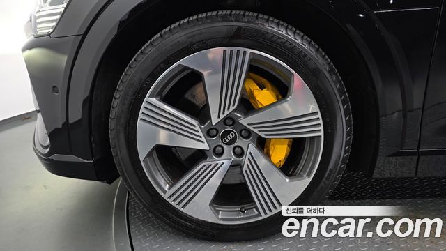 Audi e-tron 55 Quattro Sportback 2021 — фото 5