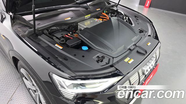 Audi e-tron 55 Quattro Sportback 2021 — фото 6