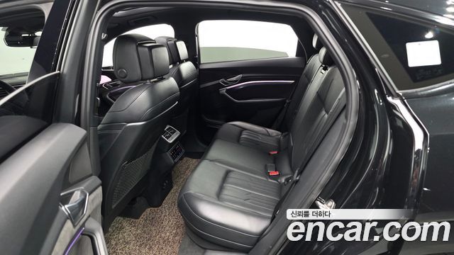 Audi e-tron 55 Quattro Sportback 2021 — фото 12