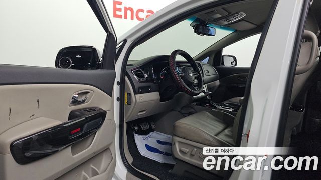 Kia Carnival 11-Seater Prestige 2019 — фото 10