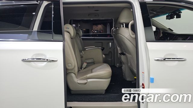 Kia Carnival 11-Seater Prestige 2019 — фото 11