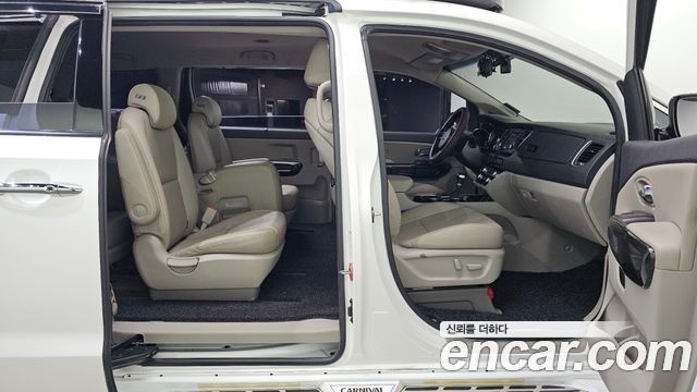 Kia Carnival 11-Seater Prestige 2019 — фото 12