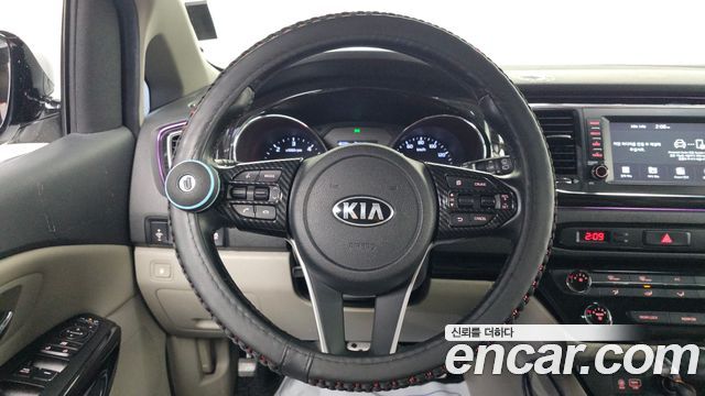 Kia Carnival 11-Seater Prestige 2019 — фото 17