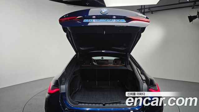 BMW i4 M50 Pro First Edition 2022 — фото 18