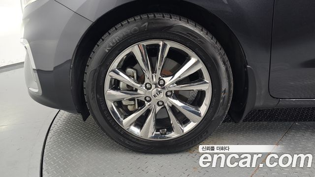 Kia Carnival Gasoline 9-Seater Noblesse Special 2019 — фото 5