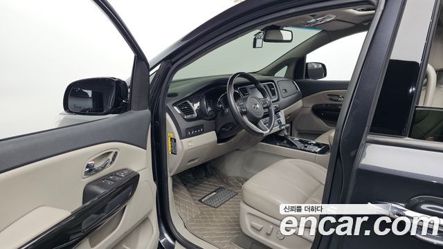 Kia Carnival Gasoline 9-Seater Noblesse Special 2019 — фото 10