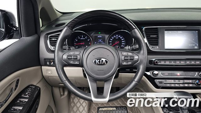 Kia Carnival Gasoline 9-Seater Noblesse Special 2019 — фото 14