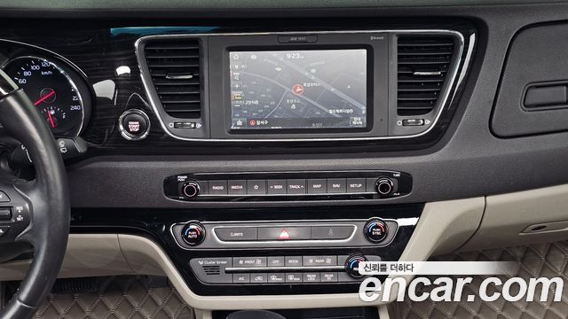 Kia Carnival Gasoline 9-Seater Noblesse Special 2019 — фото 20