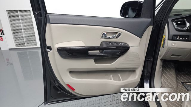 Kia Carnival Gasoline 9-Seater Noblesse Special 2019 — фото 24