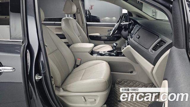 Kia Carnival Gasoline 9-Seater Noblesse Special 2019 — фото 26